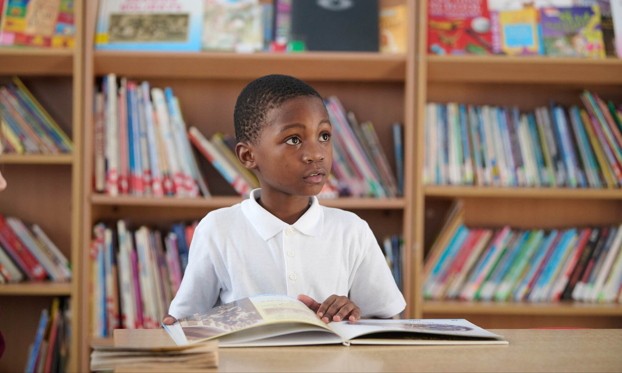 Child in the library